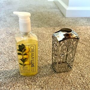 Bath and Body Works hand soap & holder - 8oz Creamy Luxe Kitchen Lemon